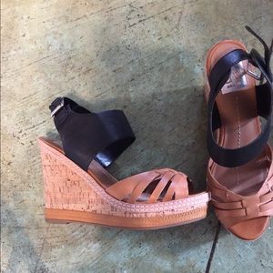 Black and brown wedges